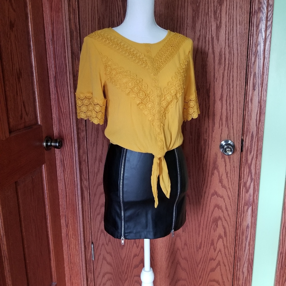 FOREVER  21 Faux Leather moto Skirt - Picture 6 of 8